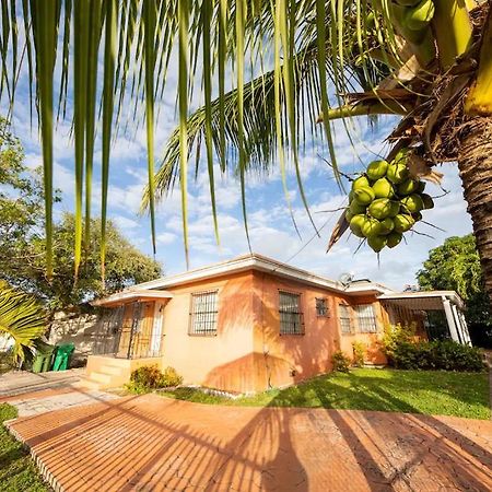 Modern 2 Bedroom In The Heart Of Wynwood Art District Miami Exterior photo